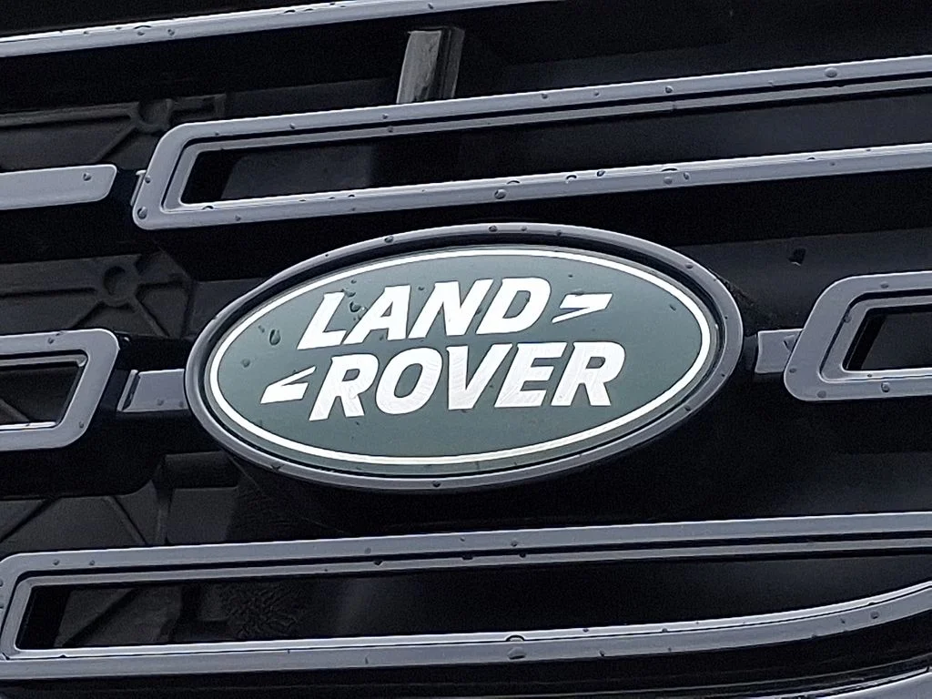 Certified Used 2026 Batumi Gold Premium Metallic Land Rover Dynamic SE image 28