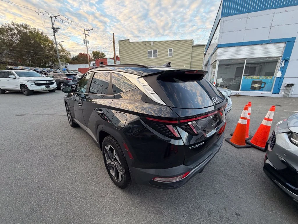 Used 2022 Black Hyundai SEL image 3