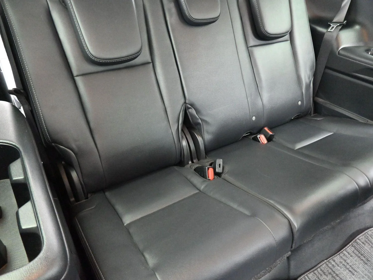 Used 2023 Ice Silver Metallic Subaru Limited image 33