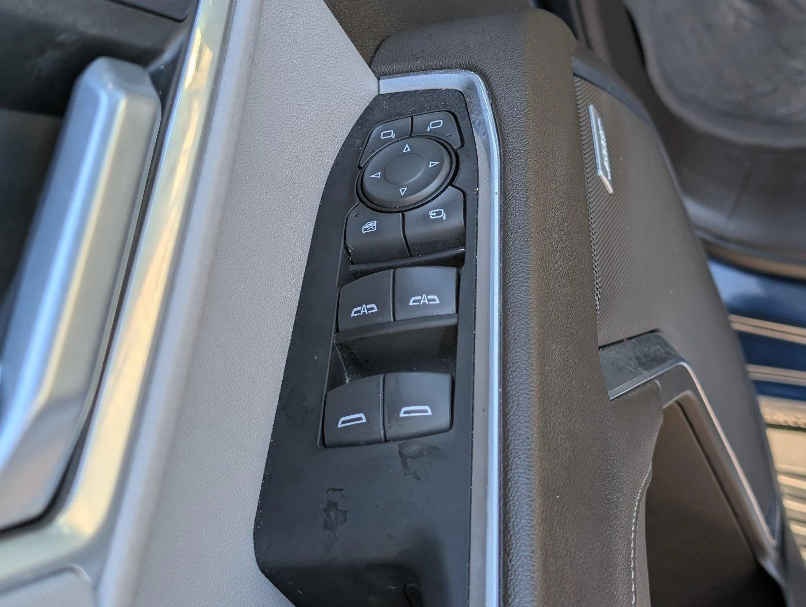 Used 2022 PACIFIC BLUE METALLIC GMC SLT image 17