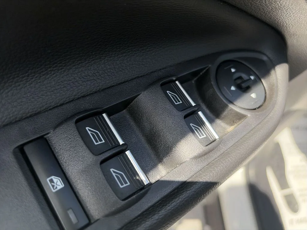 Used 2017 White Ford Titanium image 30