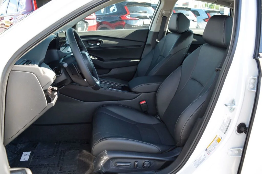 New 2026 Platinum White Pearl Honda Touring Hybrid image 10