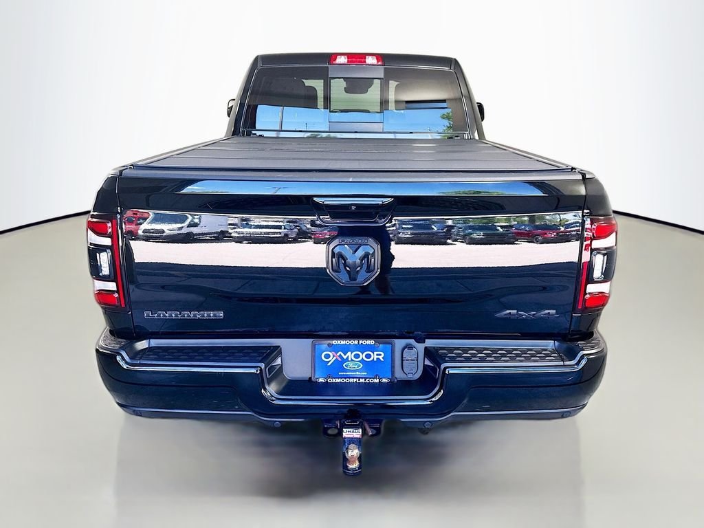 Used 2019 Diamond Black Crystal Pearlcoat Ram Laramie image 12