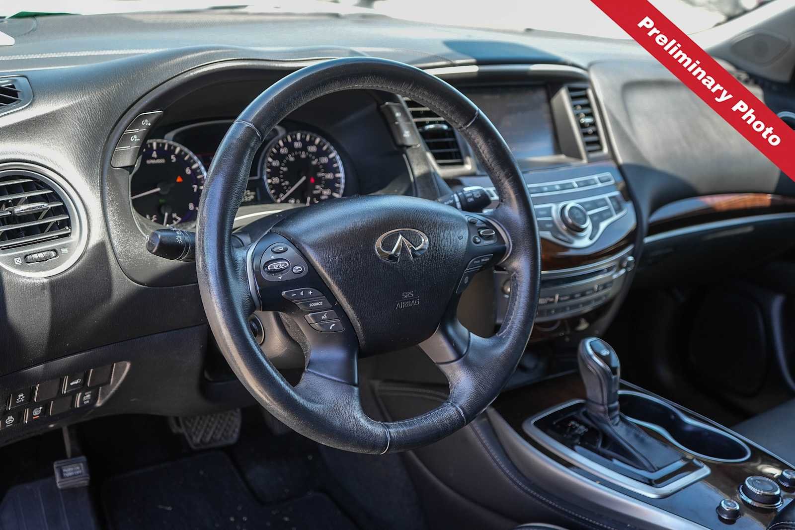 Used 2019 Majestic White INFINITI LUXE image 14