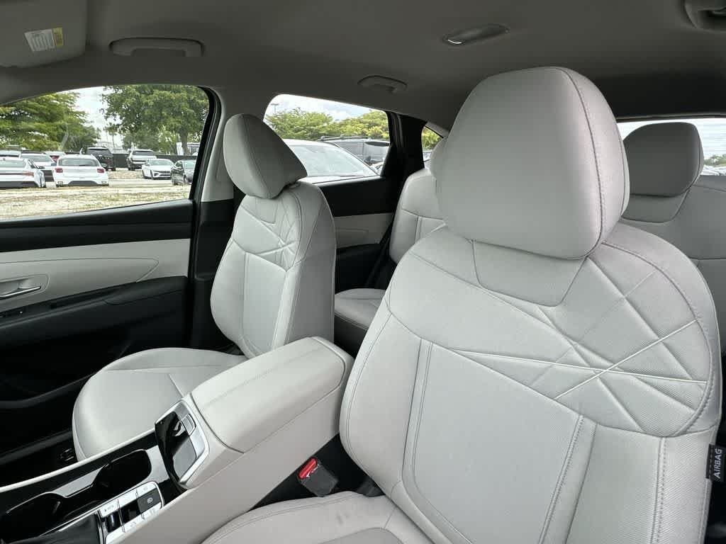 New 2026 Hampton Gray Hyundai SE image 18