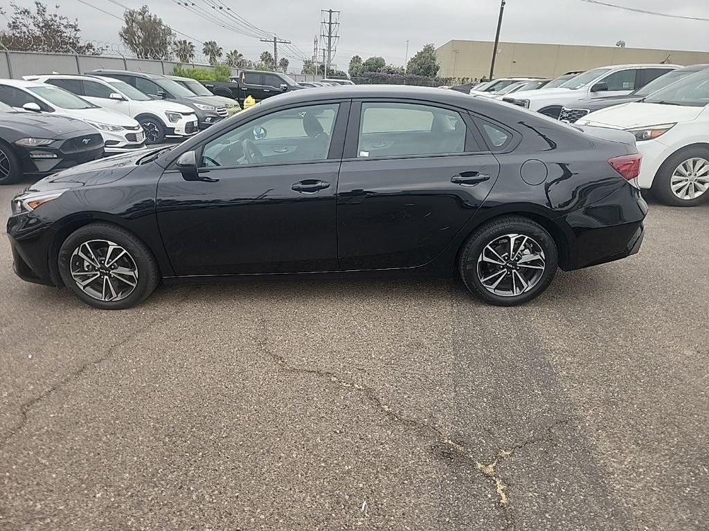 Used 2024 Black Kia LXS image 10