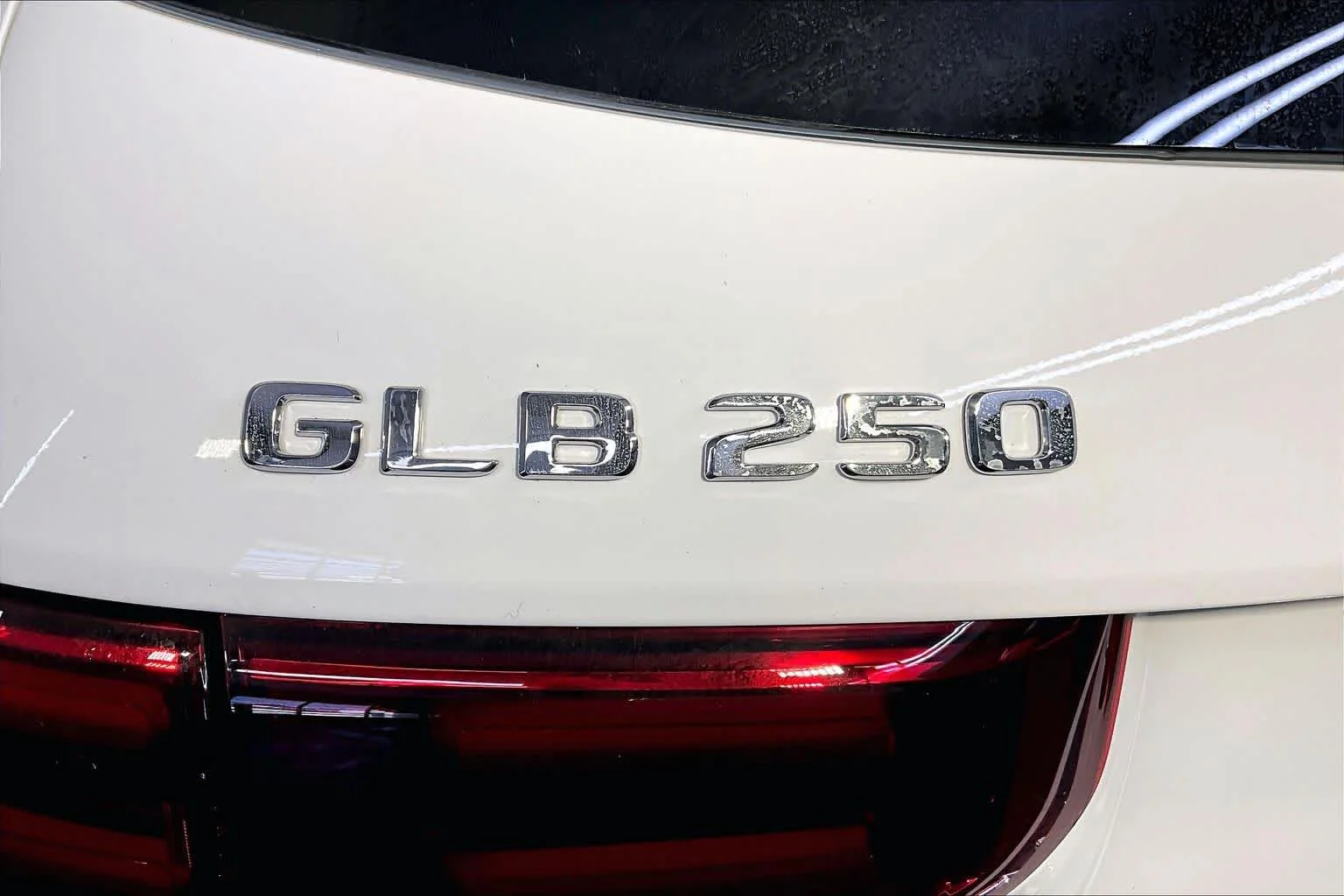 New 2026 Polar White Mercedes-Benz GLB 250 image 6