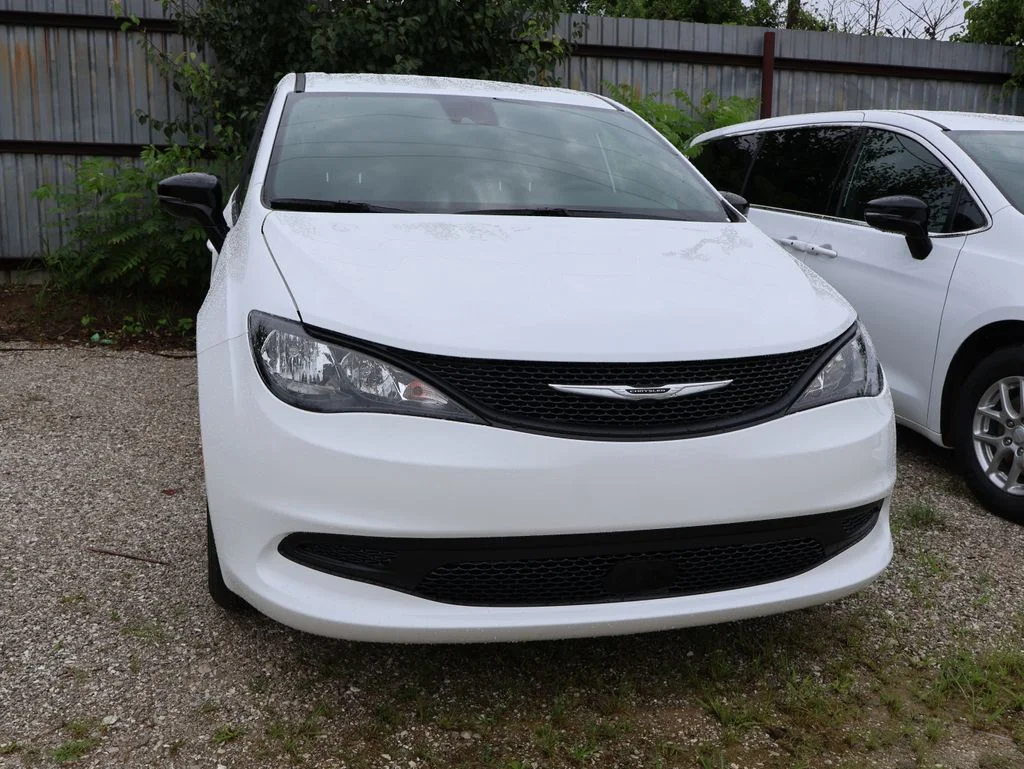 New 2027 Bright White Clear-Coat Exterior Paint Chrysler LX image 13