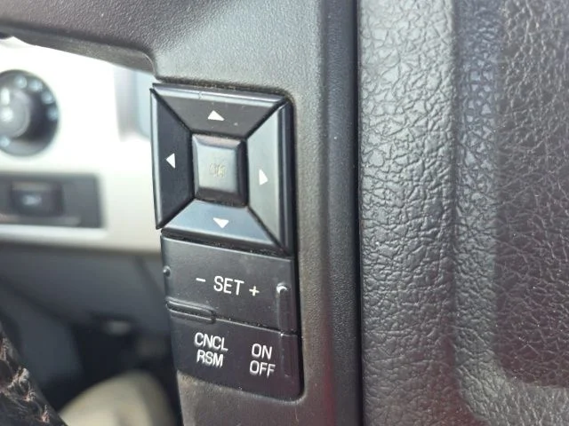 Used 2013 White Platinum Clearcoat Metallic Ford Lariat image 14
