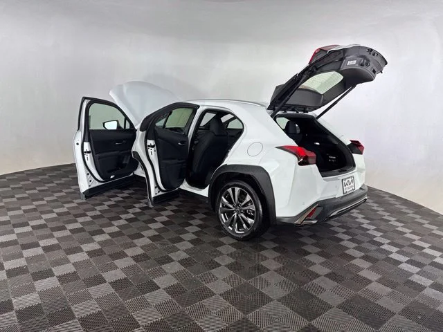 Used 2019 White Lexus 200 F SPORT image 22