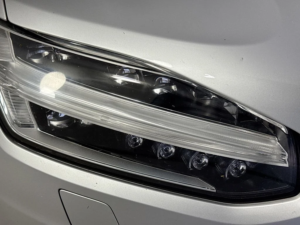 Used 2018 Bright Silver Metallic Volvo T6 Inscription image 40