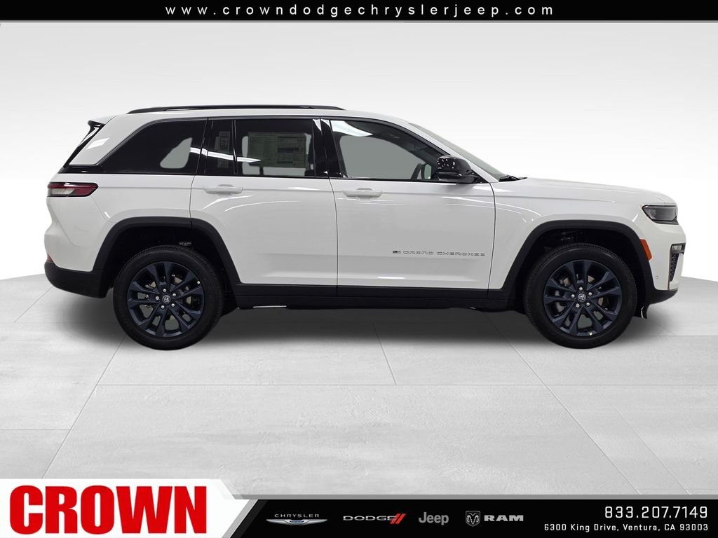 New 2026 Bright White Clear-Coat Exterior Paint Jeep  image 8