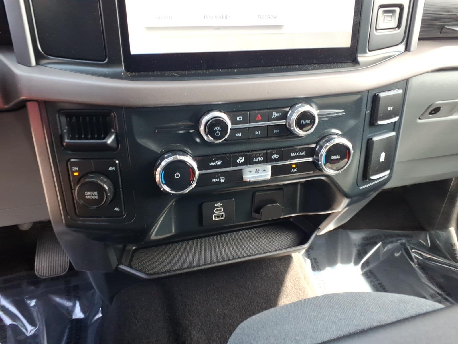 Used 2025 Black Metallic Ford XLT image 22