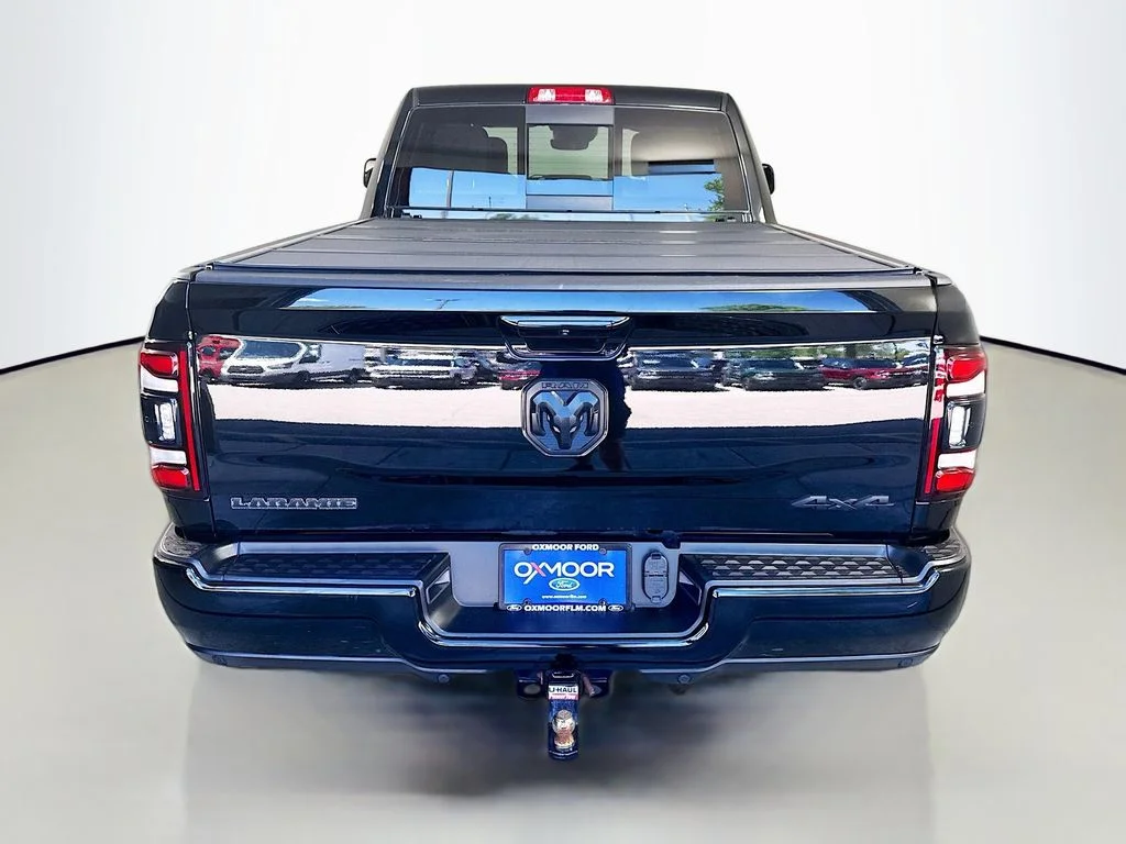 Used 2019 Diamond Black Crystal Pearlcoat Ram Laramie image 12