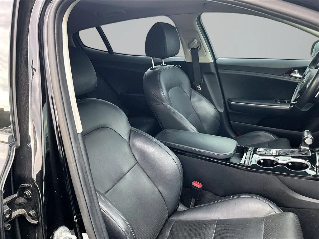 Used 2018 Black Kia Premium image 7