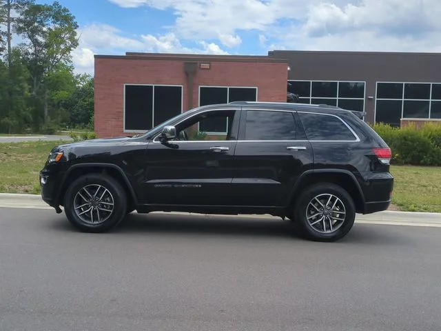 Used 2021 Black Jeep Limited image 10