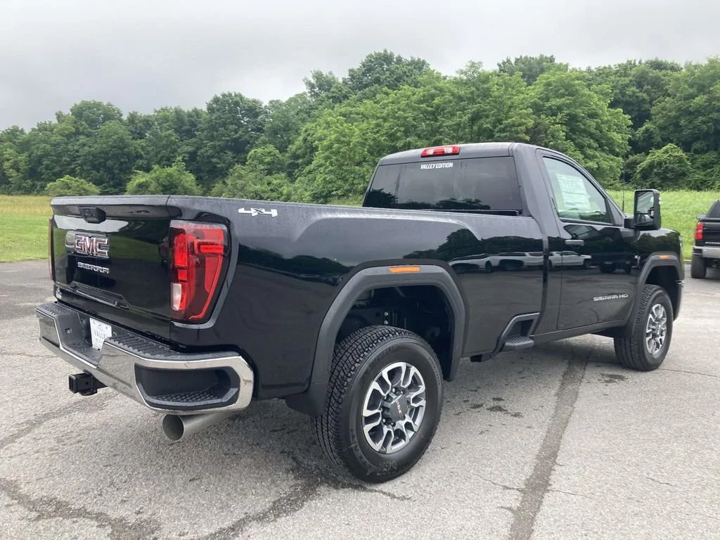 New 2026 Onyx Black GMC Pro image 4
