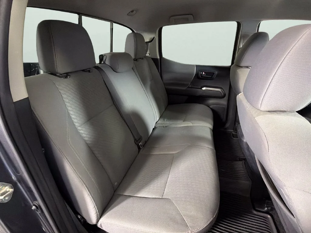 Used 2021  Toyota SR5 image 29