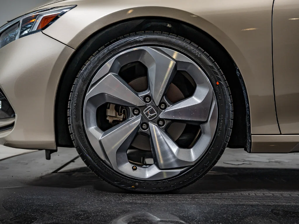 Used 2018 Gold Honda Touring image 10