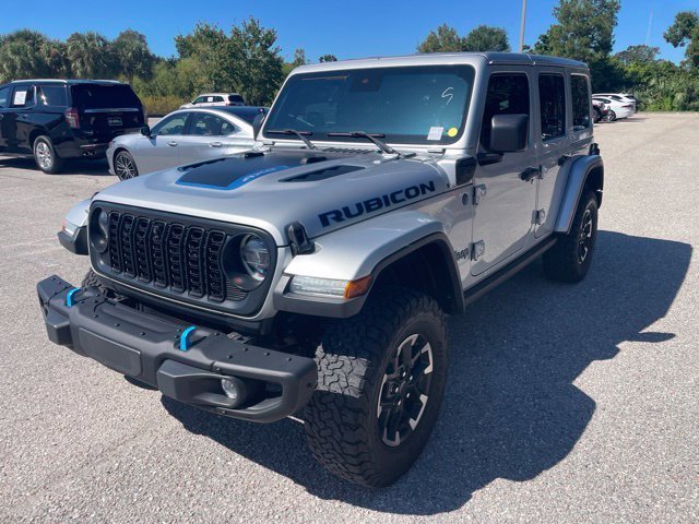 Used 2024 Silver Zynith Clearcoat Jeep Rubicon X image 5
