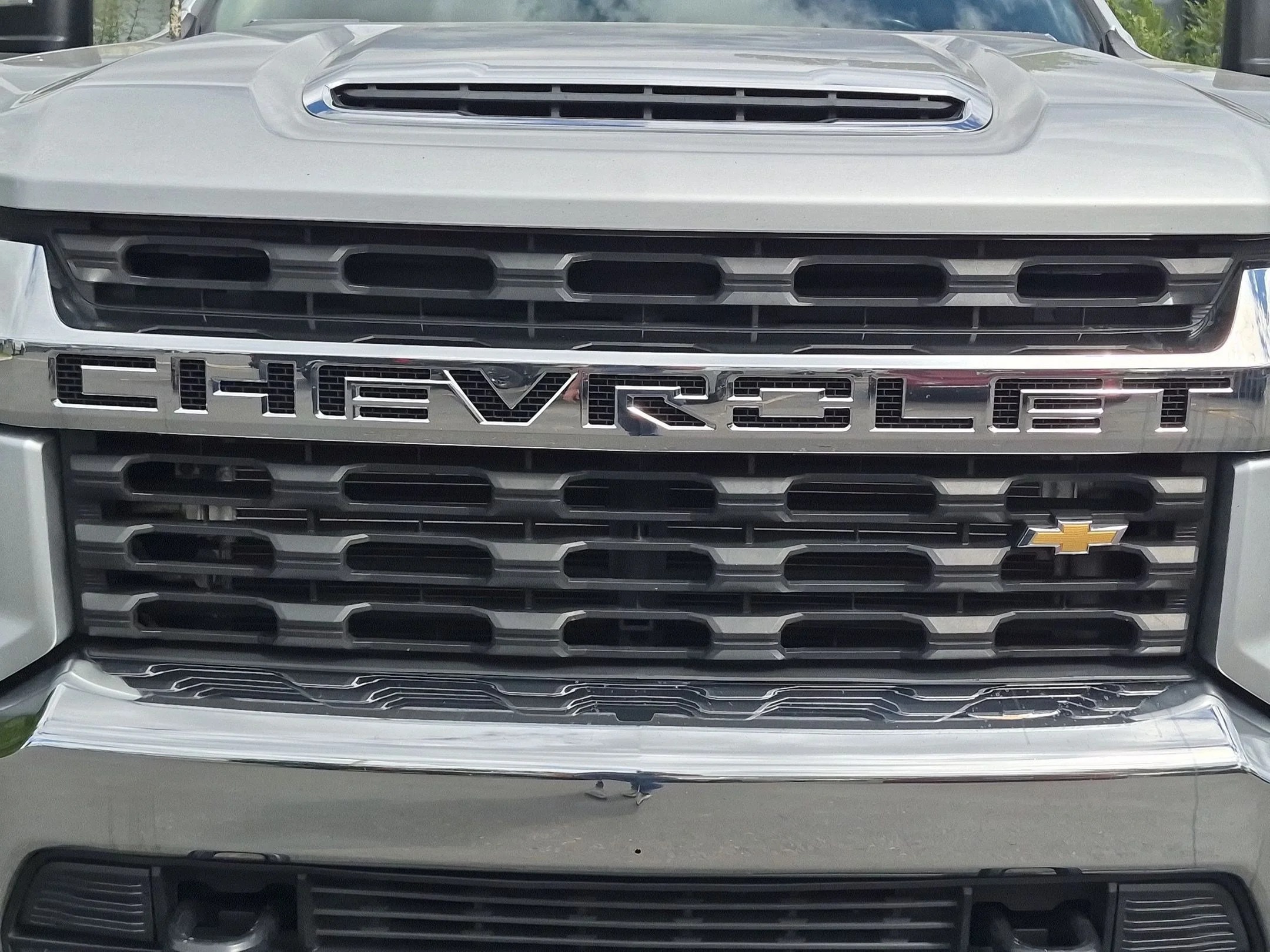 Used 2023 Silver Ice Metallic Chevrolet LT image 9