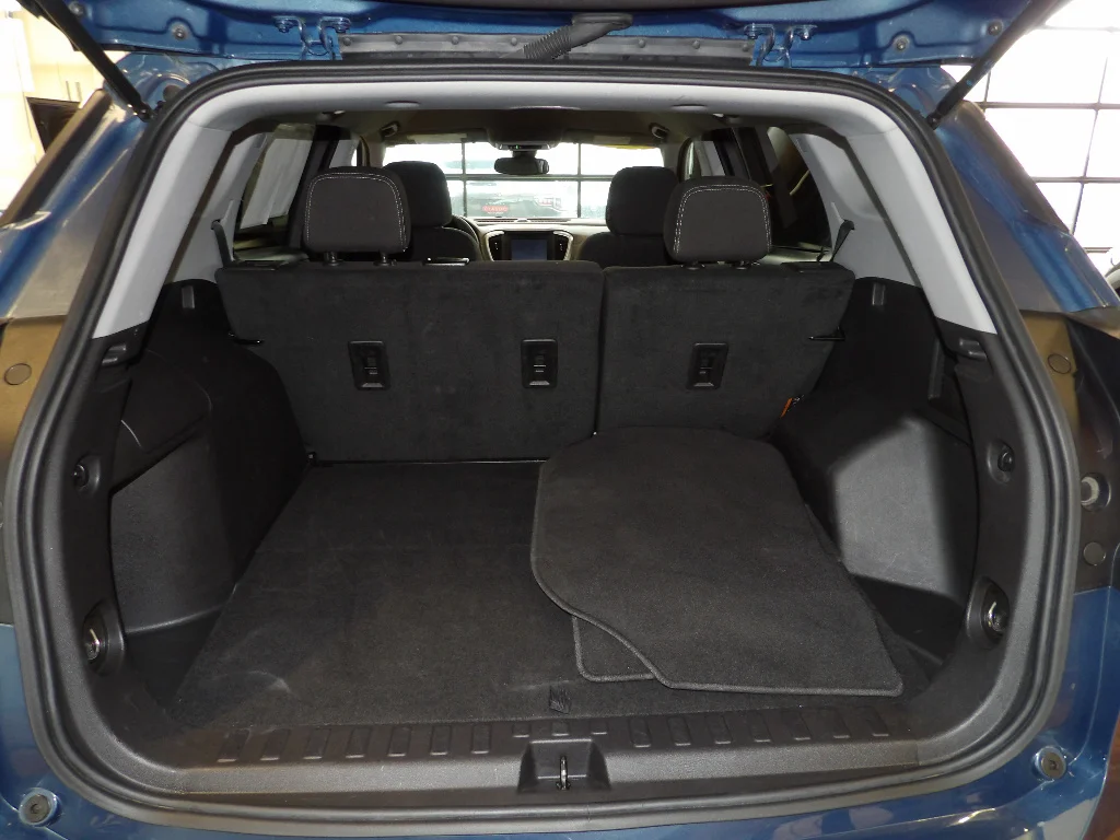 Used 2024 Downpour Metallic GMC SLE image 18