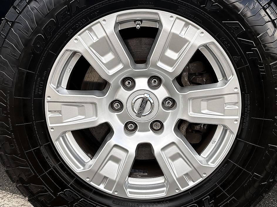 Used 2018 Glacier White Nissan SV image 7