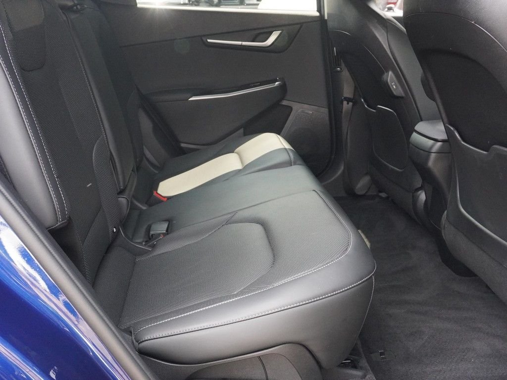Used 2024 Blue Kia Wind image 30
