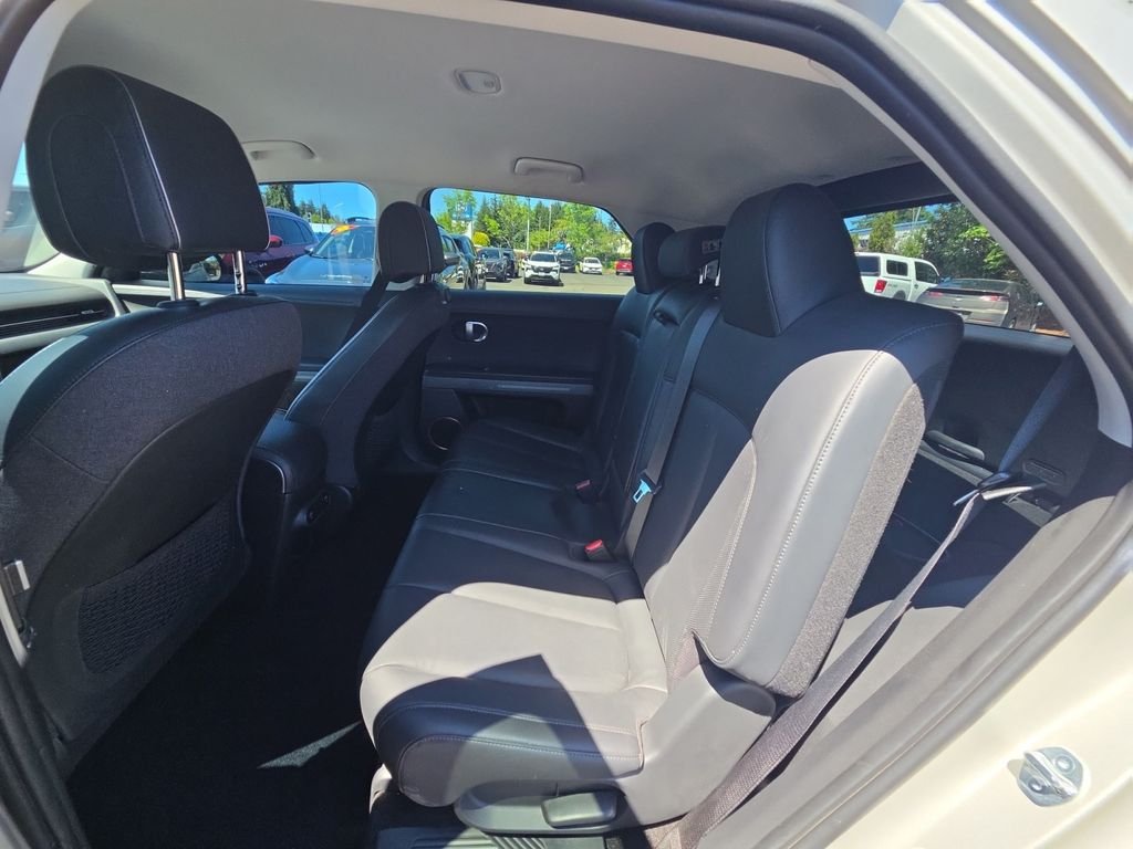 Used 2023 Gold Hyundai SEL image 18