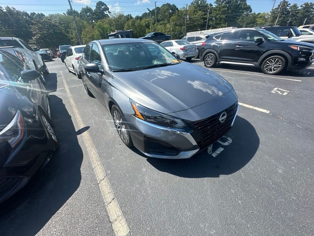 Used 2025 Gray Nissan 2.5 SV image 1