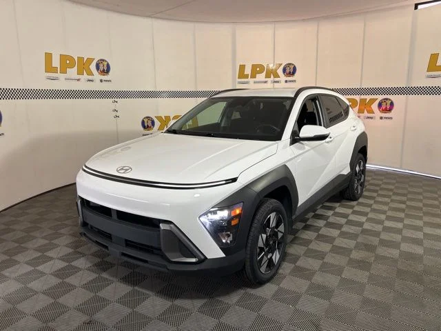 Used 2024 White Hyundai SEL image 9