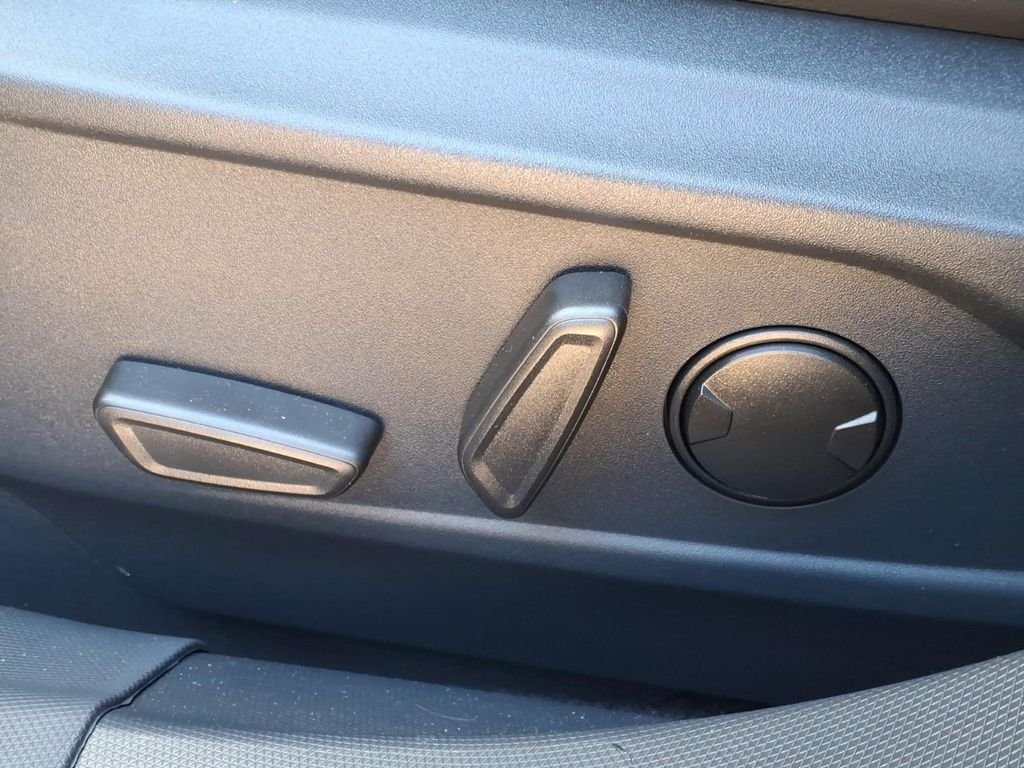 2025 Ford Mustang Mach-E Premium - Photo 16
