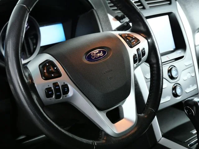 Used 2012 Black Ford XLT image 19