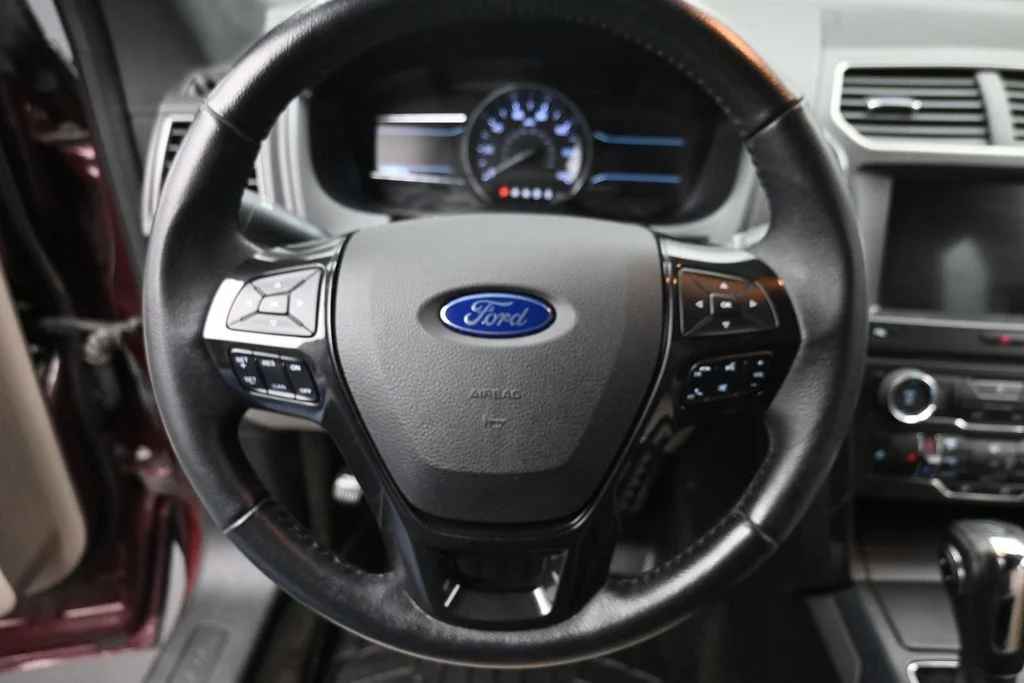 Used 2018 Red Ford XLT image 19
