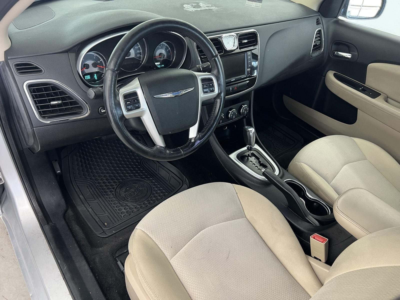 2011 Chrysler 200 Touring - Photo 13