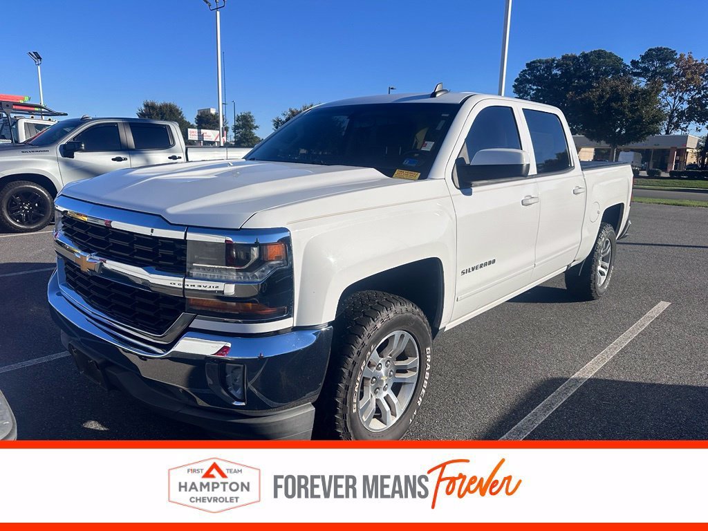 Used 2018 SUMMIT WHITE Chevrolet LT image 1