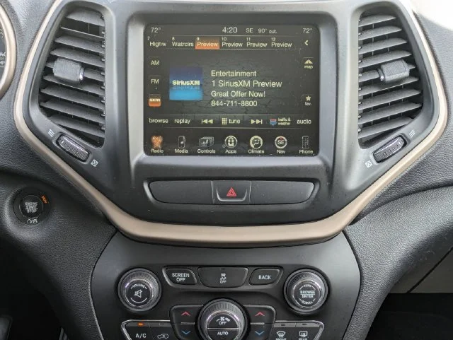 Used 2017 White Jeep Limited image 27