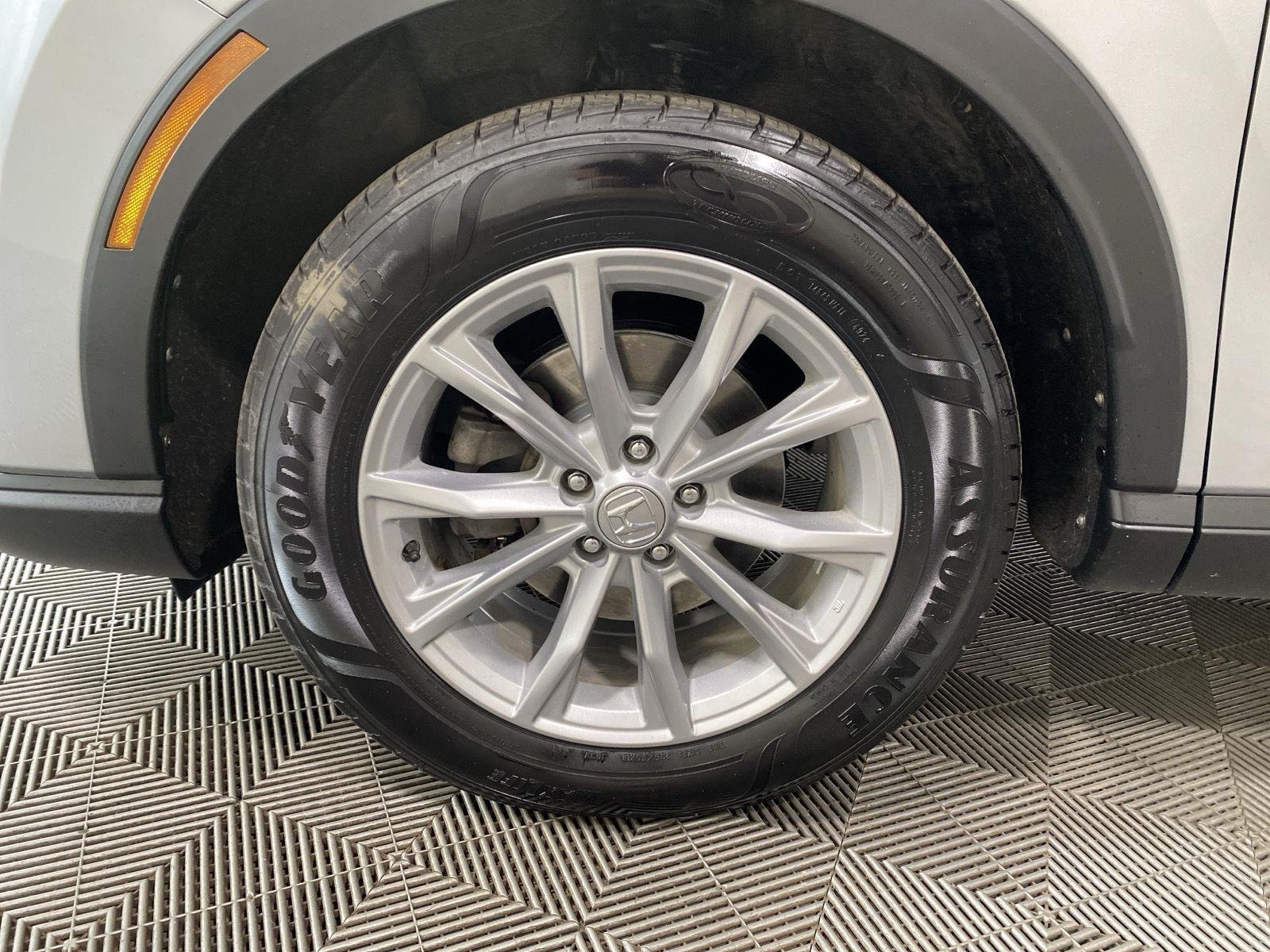Used 2023 Lunar Silver Metallic Honda EX-L image 10