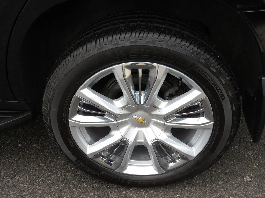 Used 2021 Black Chevrolet High Country image 15
