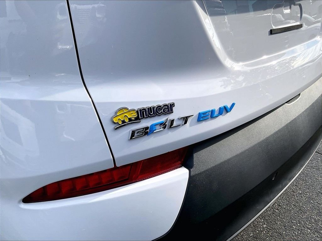 Used 2022 White Chevrolet LT image 27