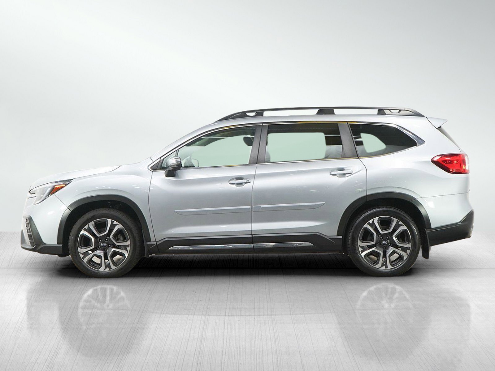 Used 2023 Subaru Ascent Limited with VIN 4S4WMAUD8P3408316 for sale in Burnsville, Minnesota