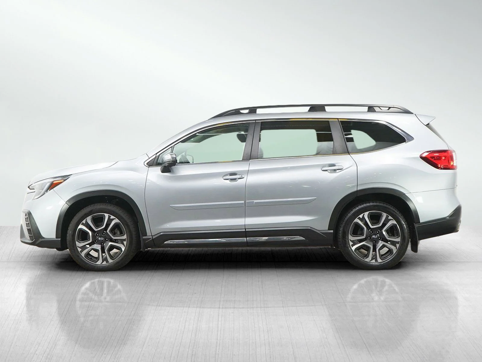 Used 2023 Subaru Ascent Limited with VIN 4S4WMAUD8P3408316 for sale in Burnsville, Minnesota