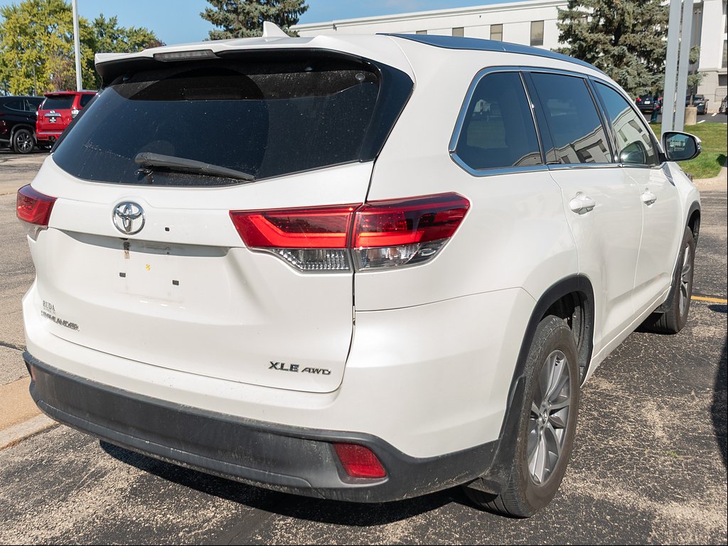 Used 2018 Blizzard Pearl Toyota XLE image 8