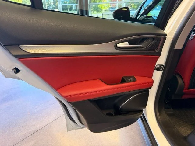 Used 2018 Alfa White Alfa Romeo Base image 9