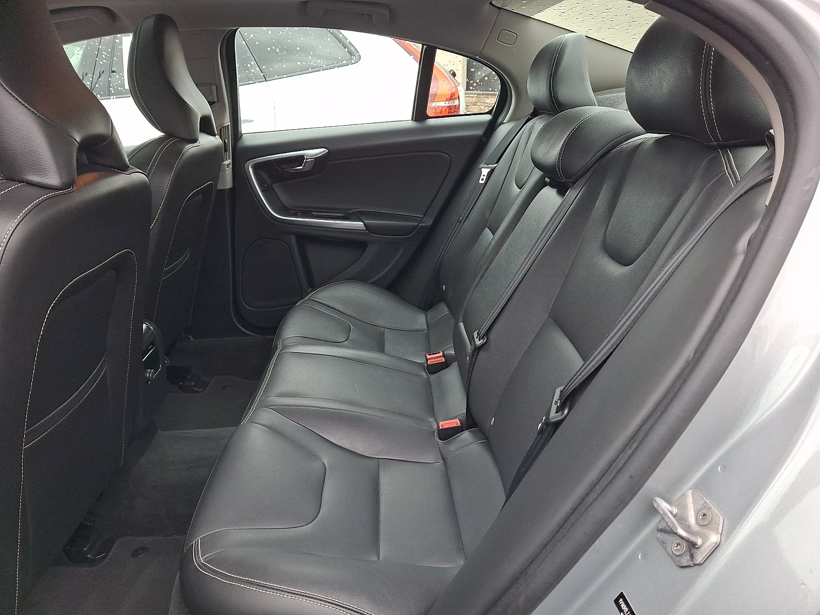 Used 2018 Electric Silver Metallic - 477 Volvo Dynamic image 10
