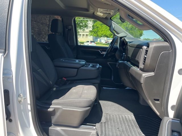 Used 2025 White Chevrolet LT image 21