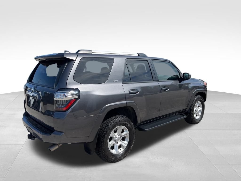2022 Toyota 4Runner SR5 4WD photo 4