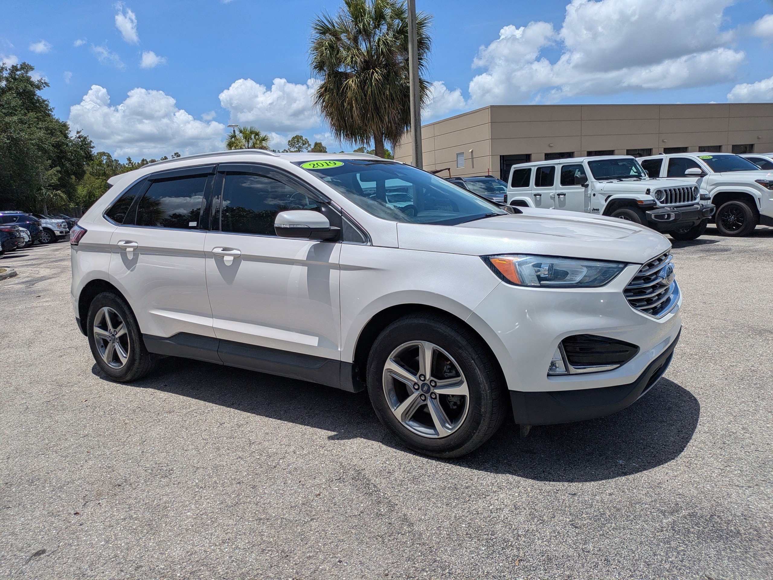 2019 Ford Edge SEL's photo