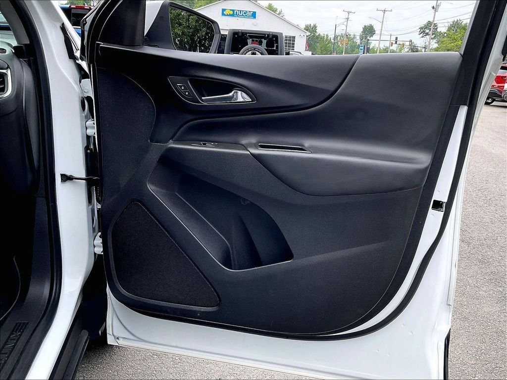Used 2023 White Chevrolet LT image 26