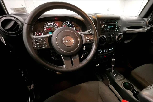 Used 2017 Granite Crystal Metallic Clearcoat Jeep Sport image 19